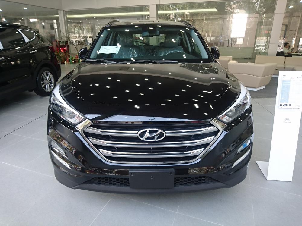 Hyundai Tucson 2018 - Hyundai Tucson sản xuất 2017 màu đen xe nhập khẩu, hỗ trợ trả góp lên đến 85% - LH: 090.467.5566