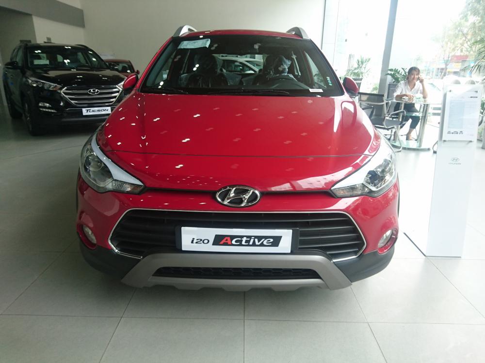 Hyundai i20 Active   2017 - Bán Hyundai i20 Active đời 2017, màu đỏ, nhập khẩu nguyên chiếc, 594 triệu