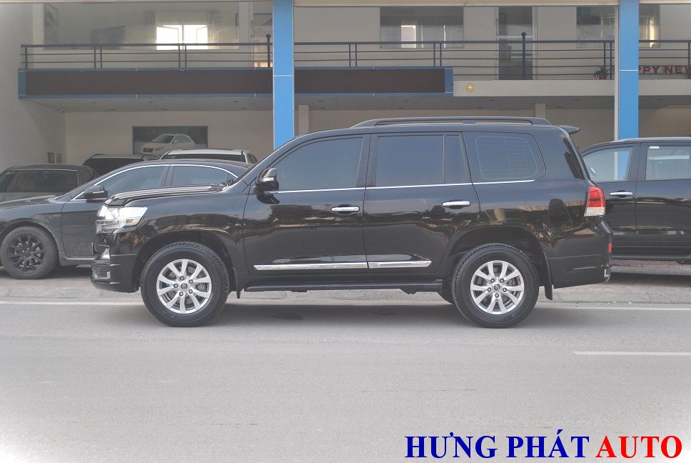 Toyota Land Cruiser VX V8 2017 - Cần bán gấp Toyota Land Cruiser VX V8 đời 2017, màu đen, nhập khẩu nguyên chiếc