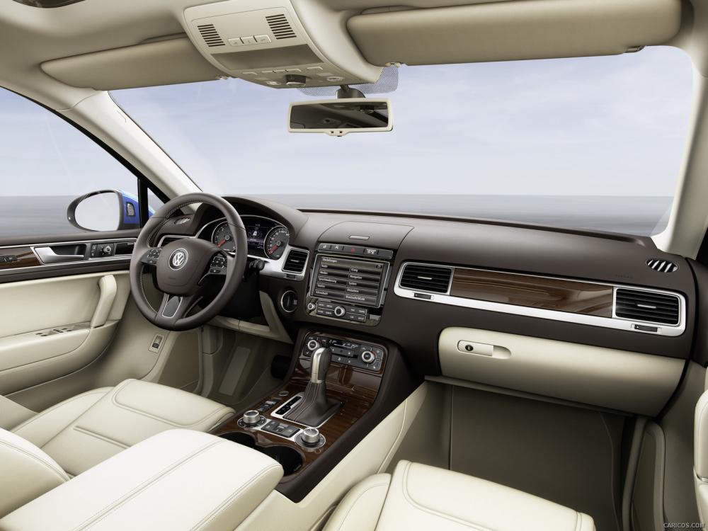 Volkswagen Toquareg GP 2017 - Trợ giá mạnh xe SUV cao cấp Touareg cho doanh nhân, “ đi xe Touareg mới, hợp đồng tìm tới” LH: 0973 097 627