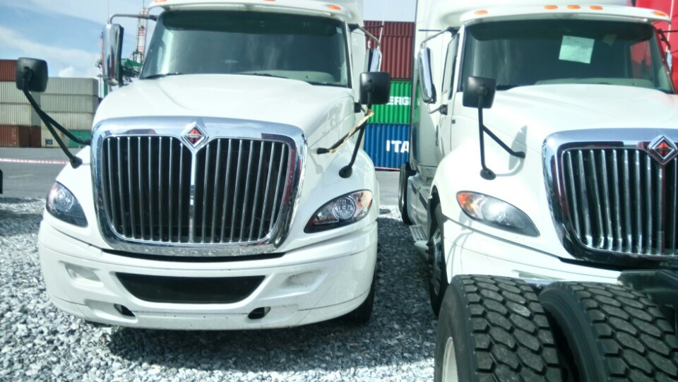Xe tải Xetải khác 2012 - Đầu kéo Mỹ, hàng về nguyên tàu, hàng nhập đẹp, giá cạnh tranh