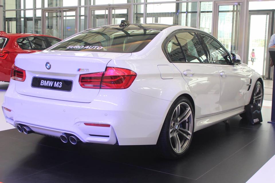 BMW M3 2017 - Cần bán BMW M3 Sedan đời 2017, màu trắng, nhập khẩu