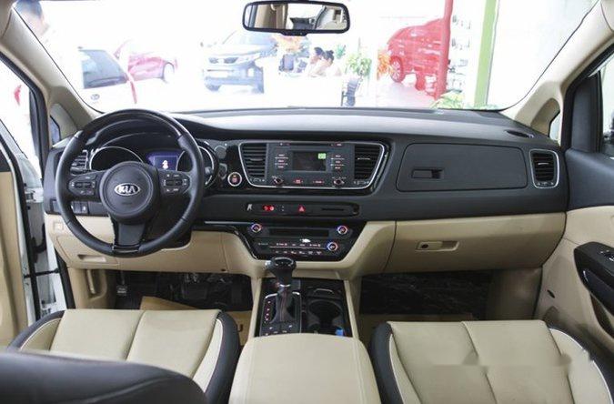 Kia Sedona 3.3 2017 - Bán ô tô Kia Sedona 3.3 đời 2017, màu trắng