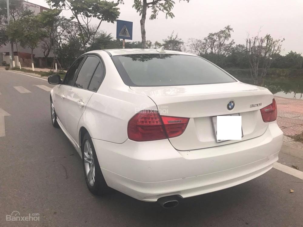 BMW 323i 2009 - Bán ô tô BMW 323i đời 2009 màu trắng, giá chỉ 555 triệu, xe nhập