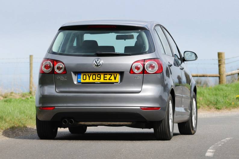 Volkswagen Golf 2012 - Bán xe Volkswagen Golf năm 2012, màu xám (ghi), nhập khẩu chính hãng, 870 triệu