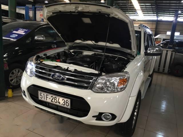 Ford Everest   4x2 MT   2015 - Cần bán xe Ford Everest 4x2 MT đời 2015, xe đẹp