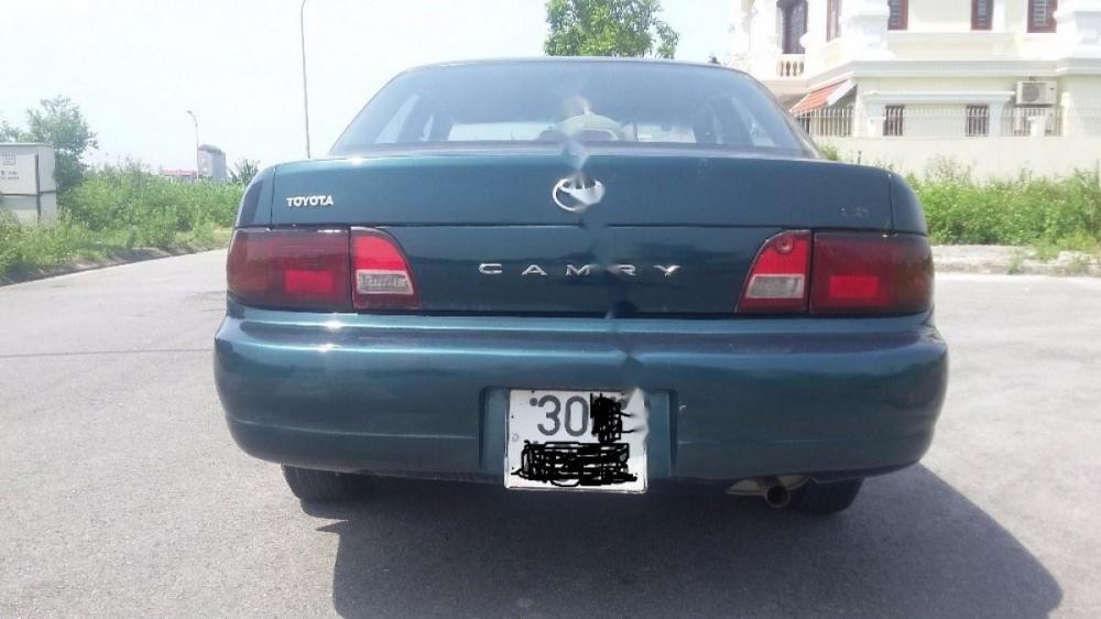 Toyota Camry LE 1994 - Bán xe Toyota Camry LE 1994, màu xanh lam, nhập khẩu nguyên chiếc xe gia đình