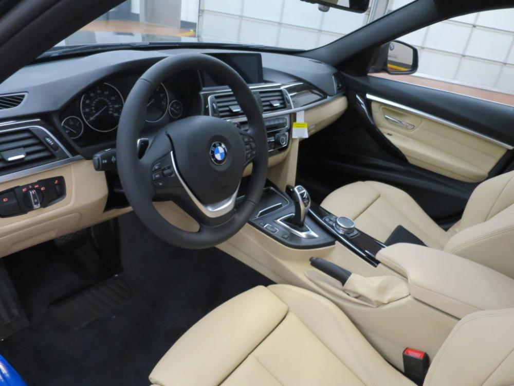 BMW 3 Series 330i 2017 - BMW 330i 2017 - Ưu đãi hấp dẫn, có xe giao ngay