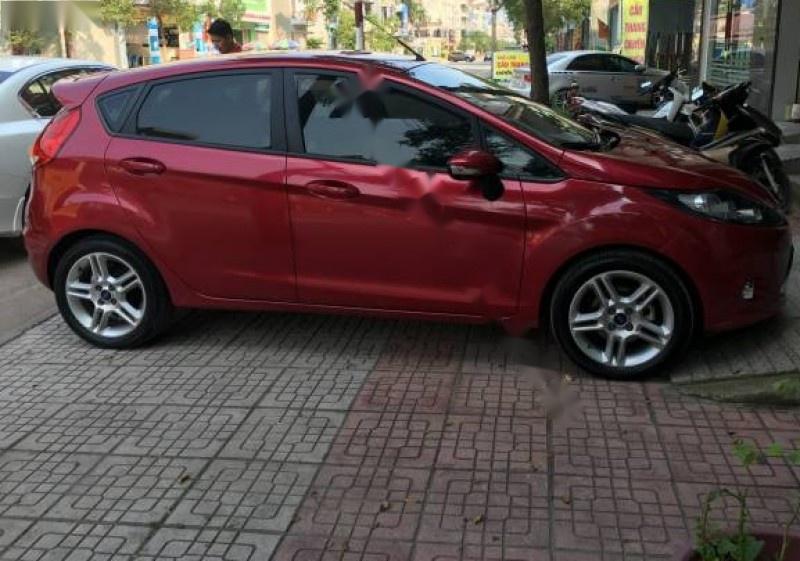 Ford Fiesta 2013 - Nâng đời bán Ford Fiesta đời 2013, màu đỏ, giá chỉ 390 triệu