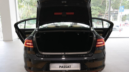 Volkswagen Passat   1.8 TSI AT  2016 - Bán xe Volkswagen Passat 1.8 TSI AT đời 2016, màu đỏ, nhập khẩu nguyên chiếc