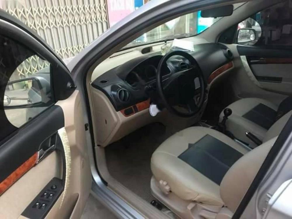 Chevrolet Aveo 2011 - Cần bán lại xe Chevrolet Aveo đời 2011, giá chỉ 305 triệu