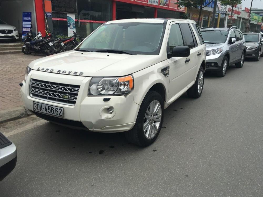 LandRover Freelander LR2 HSE 2010 - Bán ô tô LandRover Freelander LR2 HSE năm 2010, màu trắng, nhập khẩu nguyên chiếc chính chủ