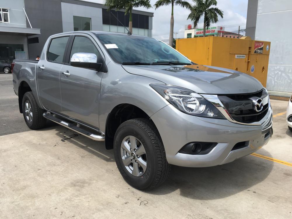 Mazda BT 50 2.2MT 4WD 2017 - Cần bán xe Mazda BT 50 2.2MT 4WD năm 2017, màu bạc, nhập khẩu chính hãng