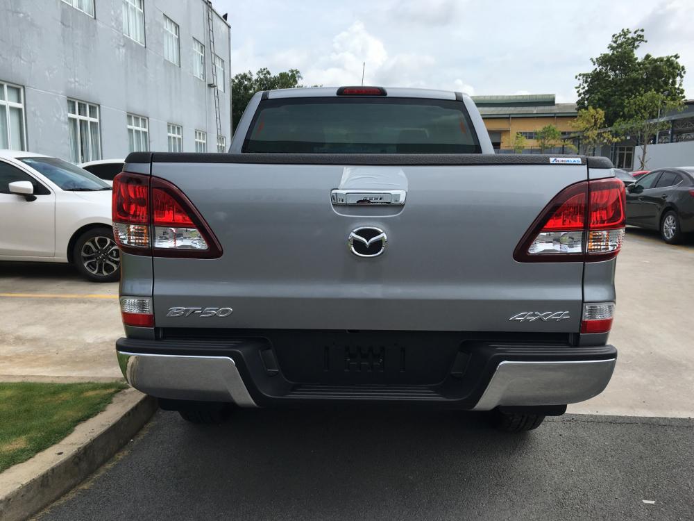 Mazda BT 50 2.2MT 4WD 2017 - Cần bán xe Mazda BT 50 2.2MT 4WD năm 2017, màu bạc, nhập khẩu chính hãng