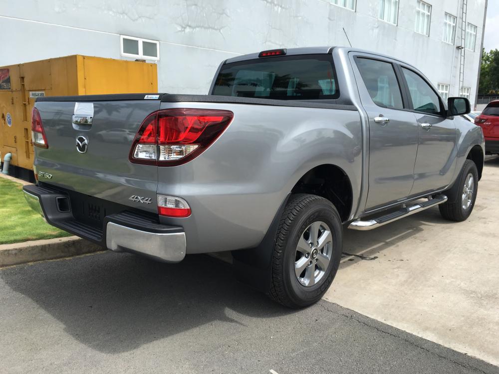 Mazda BT 50 2.2MT 4WD 2017 - Cần bán xe Mazda BT 50 2.2MT 4WD năm 2017, màu bạc, nhập khẩu chính hãng