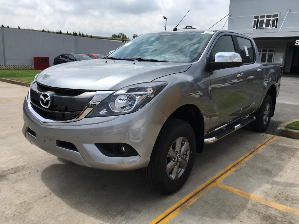 Mazda BT 50 2.2MT 4WD 2017 - Cần bán xe Mazda BT 50 2.2MT 4WD năm 2017, màu bạc, nhập khẩu chính hãng