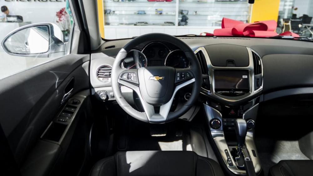 Chevrolet Cruze LTZ 1.8L 2016 - Bán xe Chevrolet Cruze số tự động mới, đủ màu, giao xe ngay, hỗ trợ trả góp ngân hàng toàn quốc, giải quyết hồ sơ khó