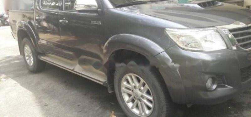 Toyota Hilux E 2013 - Cần bán lại xe Toyota Hilux E đời 2013, màu xám, xe nhập, giá 480tr