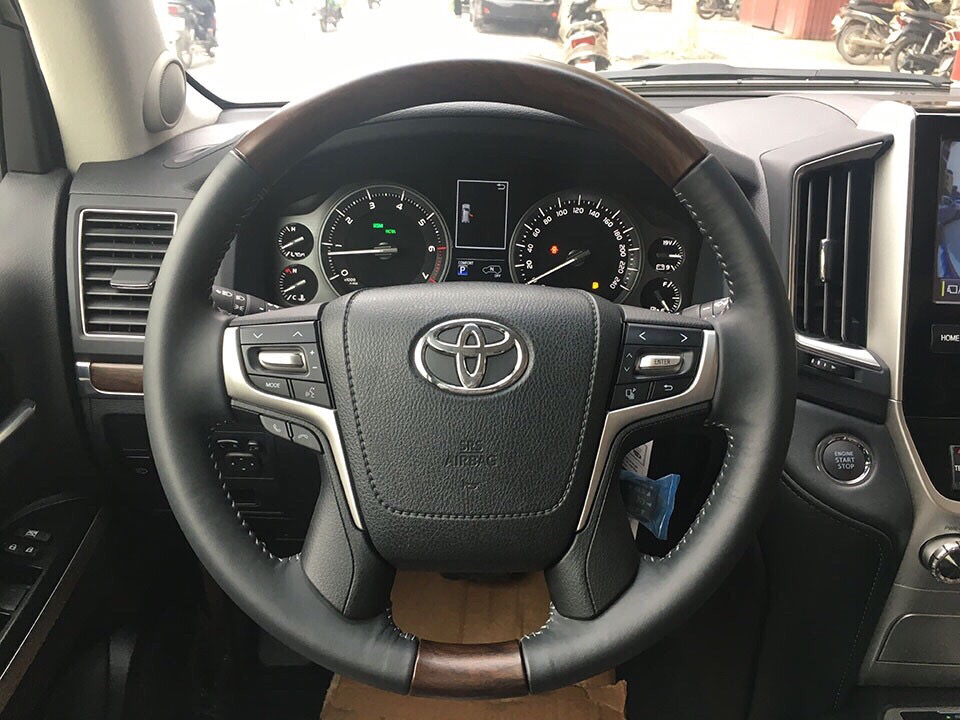 Toyota Land Cruiser VX-R   2017 - Bán Toyota Land Cruiser VX-R 2017 nhập khẩu Trung Đông