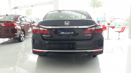 Honda Accord   2.4L AT  2017 - Cần bán Honda Accord 2.4L AT sản xuất 2017, màu đen