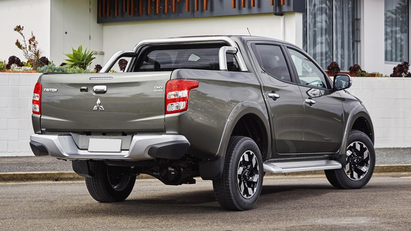 Mitsubishi Triton GLS 2017 - Giá xe Mitsubishi Triton Mivec 2 cầu tự động tại Nghệ An