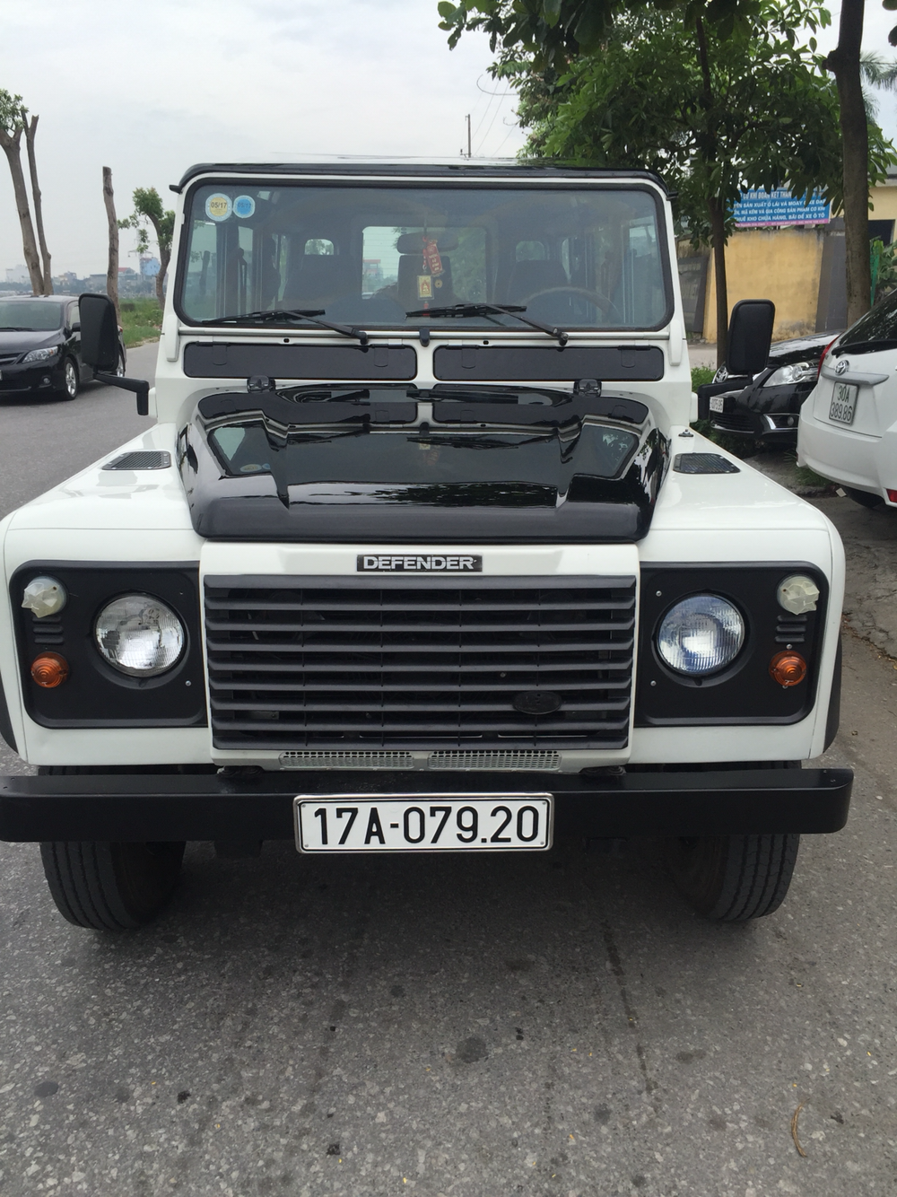 LandRover Defender 2003 - Xe LandRover Defender đời 2003 màu trắng, giá tốt nhập khẩu