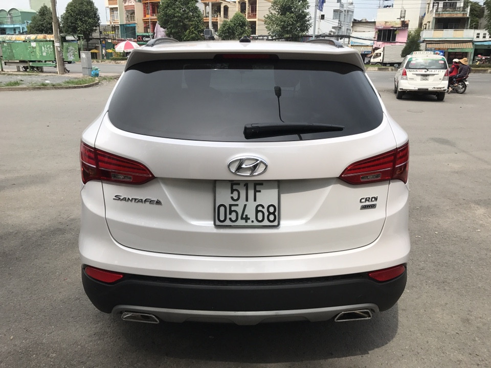 Hyundai Santa Fe 4x4  2015 - Cần bán Hyundai Santa Fe 4x4 đời 2015, màu trắng