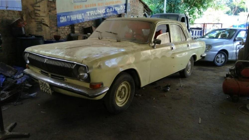 Gaz Volga 1990 - Bán xe Gaz Volga đời 1990, màu vàng, nhập khẩu nguyên chiếc