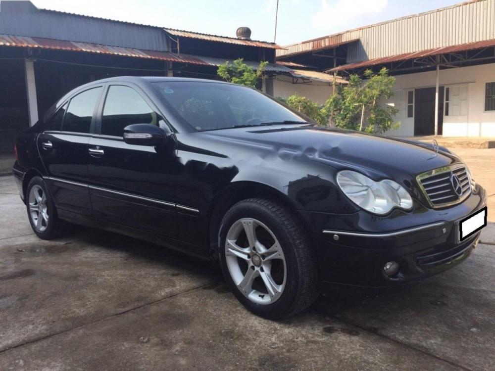 Mercedes-Benz C class C180K 2004 - Cần bán lại xe Mercedes C180K sản xuất 2004, màu đen giá cạnh tranh