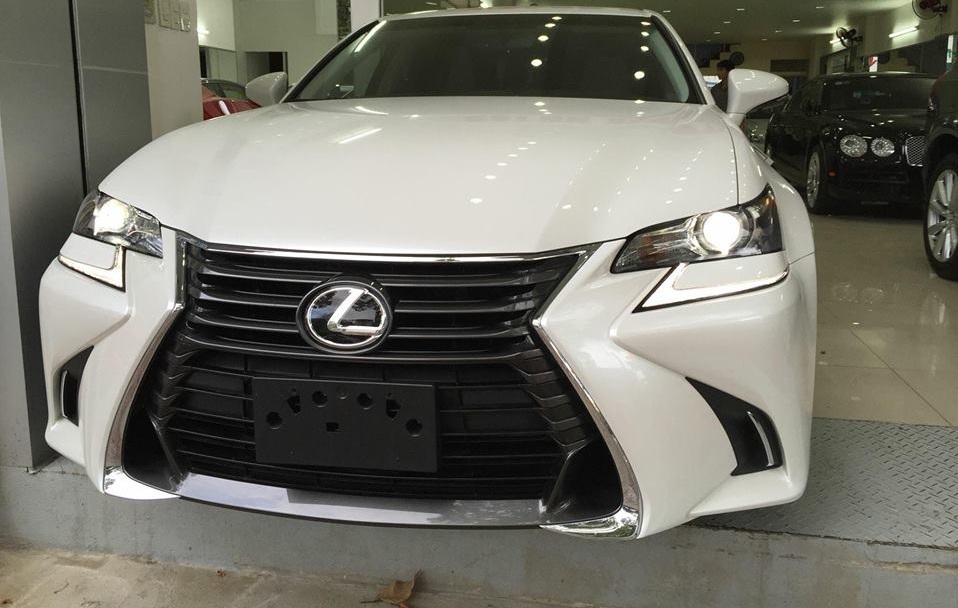 Lexus GS 200T 2017 - Cần bán xe Lexus GS 200T năm 2017, màu trắng, nhập khẩu