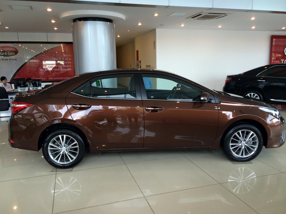 Toyota Corolla altis 1.8G (CVT) 2017 - Cần bán xe Toyota Corolla Altis 1.8G (CVT) model 2018, màu nâu, giao xe ngay trong ngày, thủ tục nhanh gọn