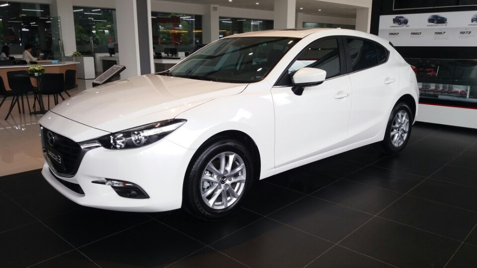 Mazda 3 1.5 FL G AT    2018 - Bán Mazda 3 1.5 FL G AT đời 2018, màu trắng, trả góp 95%, đủ màu giao ngay LH Ms Thu 0981485819