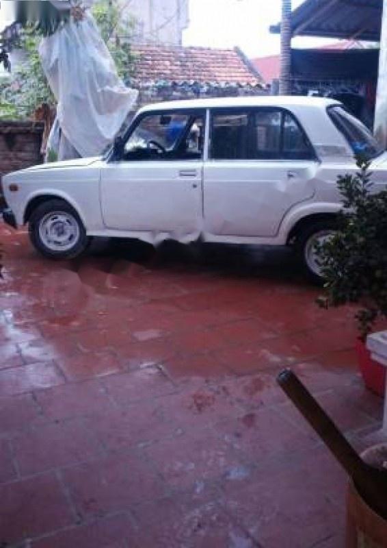 Lada 2107 1990 - Bán ô tô Lada 2107 năm 1990, màu trắng, xe nhập giá cạnh tranh