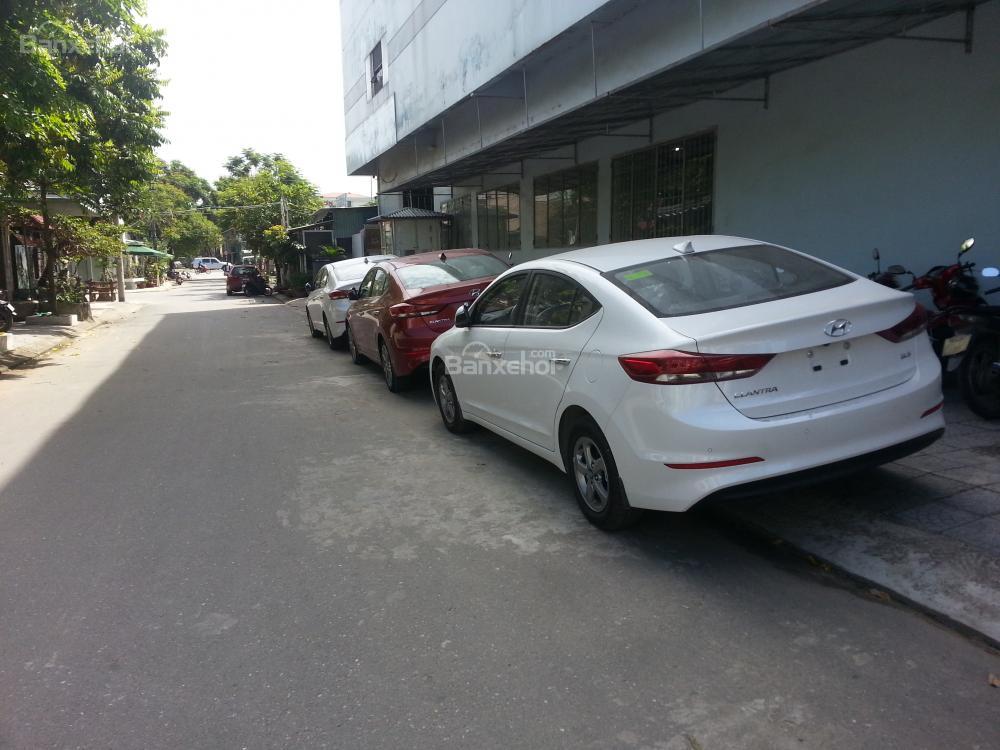 Hyundai Elantra 2018 - Bán Hyundai Elantra đời 2018, giá cạnh tranh