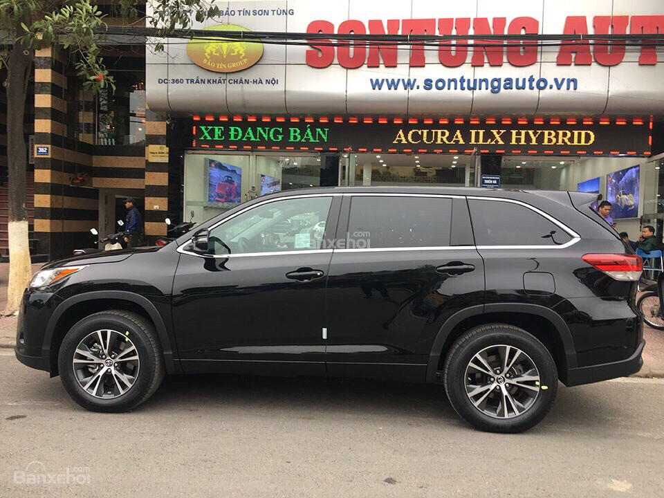 Toyota Highlander LE 2.7L  2017 - Bán ô tô Toyota Highlander LE đời 2017, màu đen, nhập khẩu