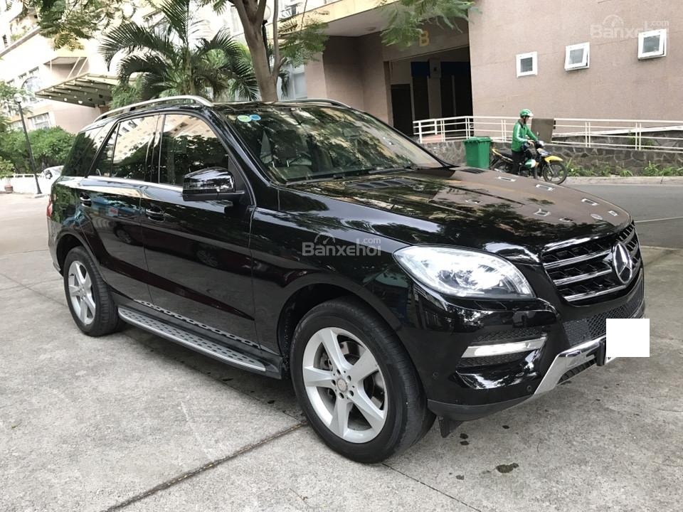 Mercedes-Benz ML Class   350 2014 - Bán xe Mercedes ML 350 đời 2014, màu đen, xe còn mới đẹp