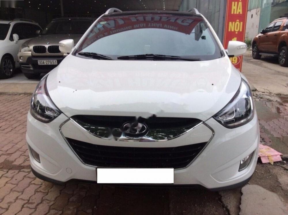 Hyundai Tucson AWD 2014 - Cần bán xe Hyundai Tucson AWD đời 2014, màu trắng, nhập khẩu nguyên chiếc như mới