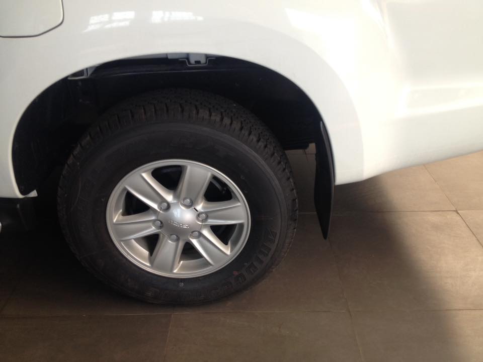 Isuzu Dmax LS 2.5L 4x4 MT 2017 - Cần bán Isuzu Dmax LS 2.5L 4x4 MT đời 2017, màu trắng