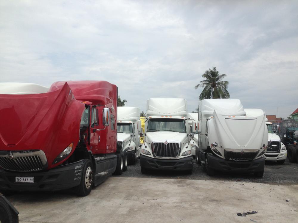 Xe tải 10000kg 2013 - Cần bán xe đầu kéo Mỹ, trên 10 tấn đời 2013, màu trắng, nhập khẩu giá cạnh tranh