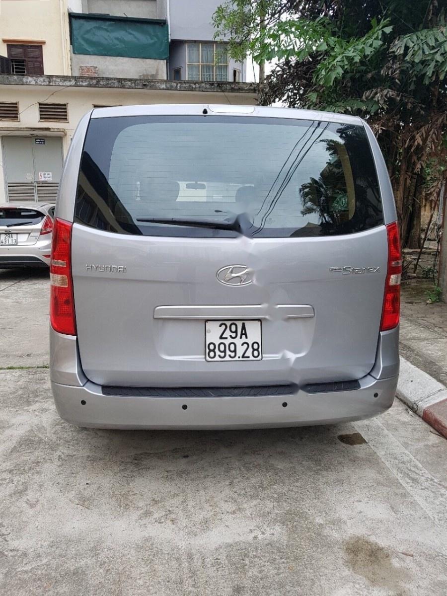 Hyundai Starex Grand 2013 - Xe Hyundai Starex Grand sản xuất 2013, màu bạc, xe nhập như mới, giá 680tr