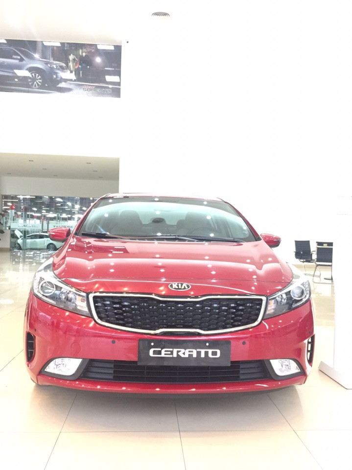 Kia Cerato 1.6 AT 2017 - Kia Giải Phóng- Kia Cerato hỗ trợ vay trả góp 90% giá trị xe, thủ tục nhanh gọn, cam kết giao xe ngay -LH: 0985793968