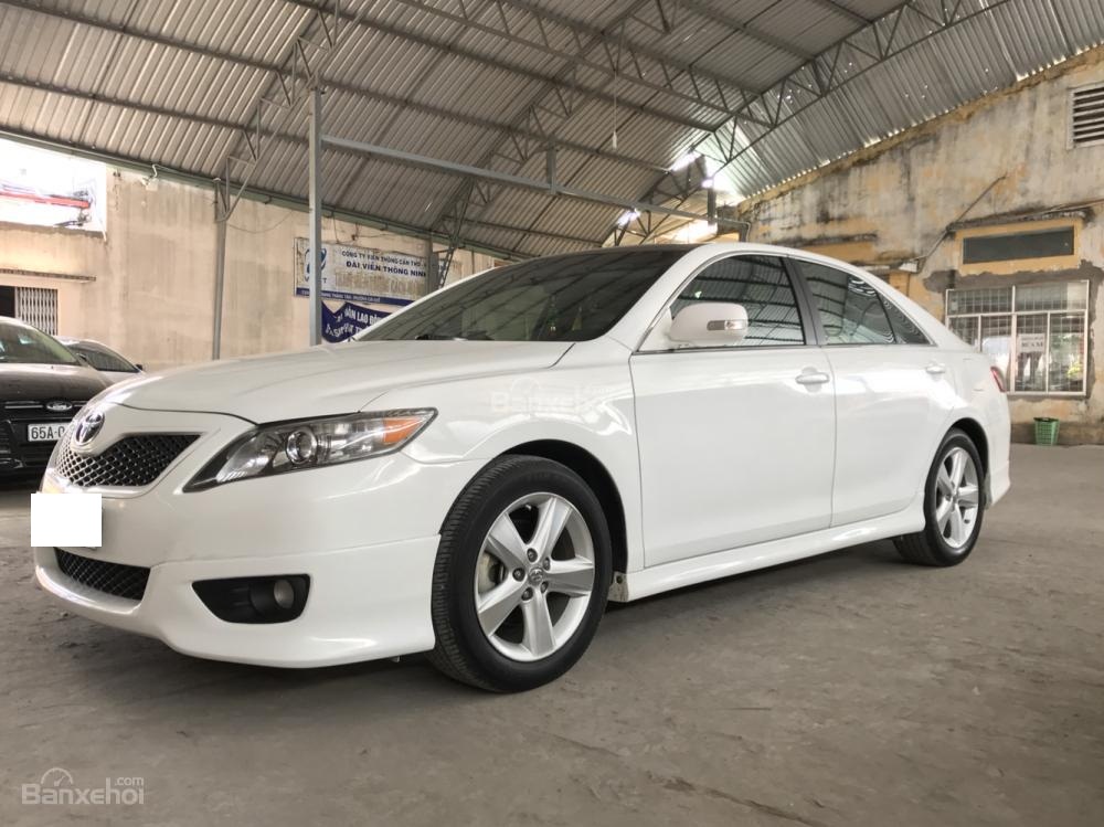 Toyota Camry SE 2010 - Bán ô tô Toyota Camry SE đời 2010, màu trắng, nhập khẩu