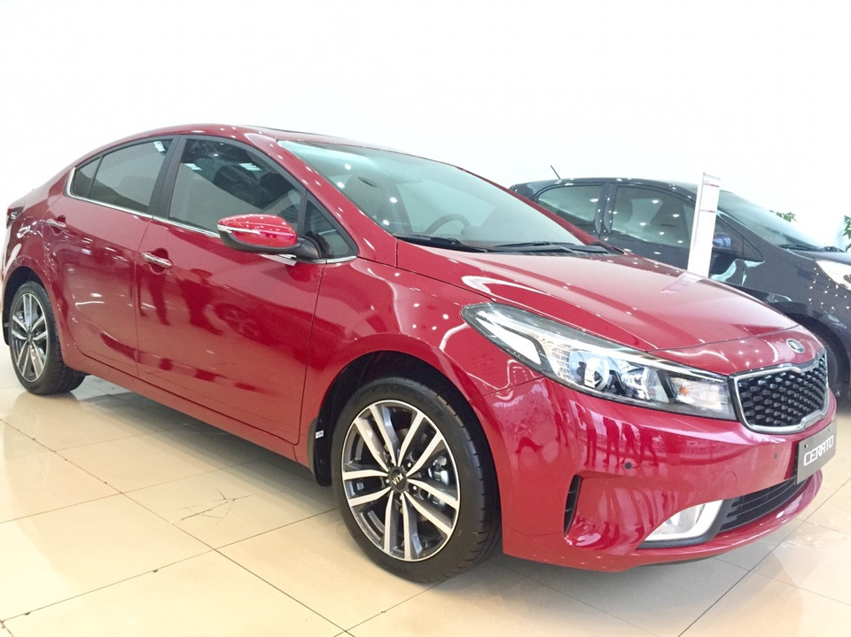 Kia Cerato 1.6 AT 2017 - Kia Giải Phóng- Kia Cerato hỗ trợ vay trả góp 90% giá trị xe, thủ tục nhanh gọn, cam kết giao xe ngay -LH: 0985793968