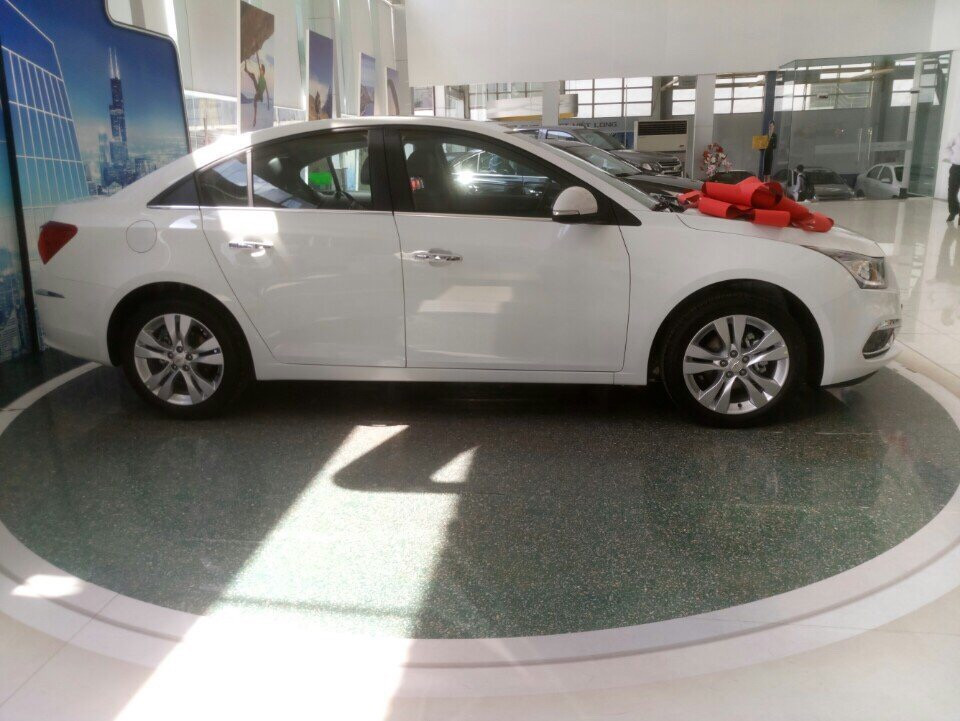 Chevrolet Cruze LTZ 2017 - Bán xe Chevrolet Cruze LTZ, ưu đãi 80tr, trả trước 130 triệu lấy xe, Nhung 0907148849