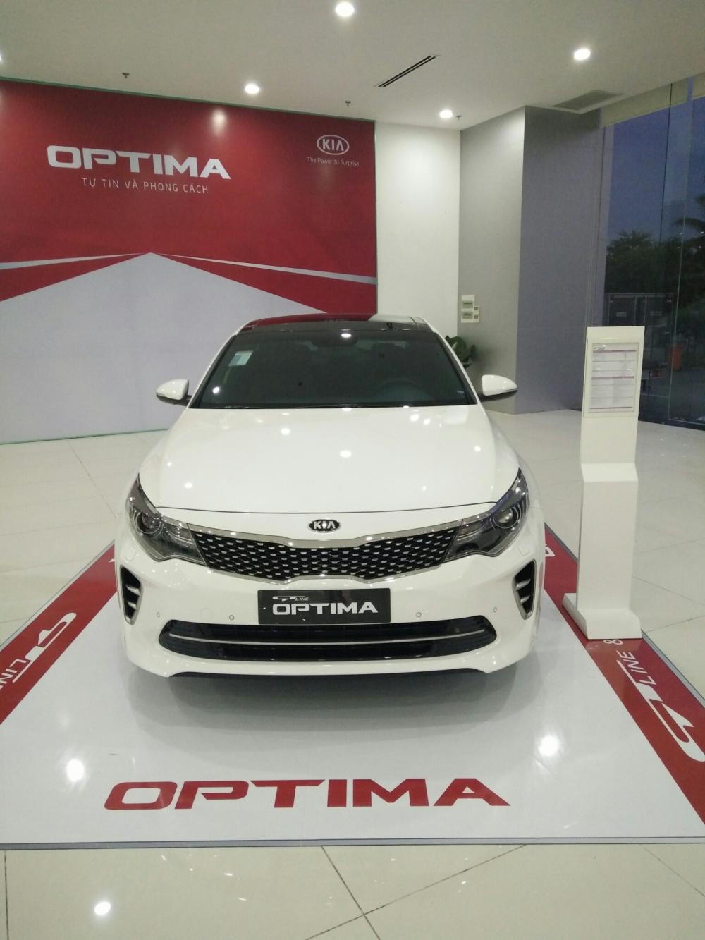 Kia Optima 2.4 GT-LINE 2017 - Bán Kia Optima 2.4 GT-LINE đời mới, màu trắng