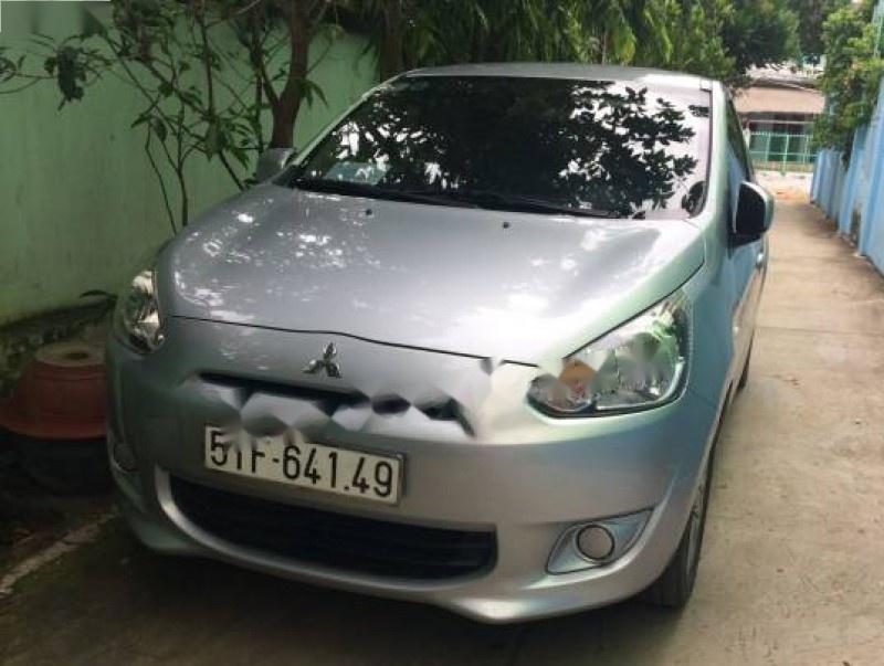 Mitsubishi Mirage MT 2015 - Chính chủ bán xe Mitsubishi Mirage MT 2015, màu bạc, nhập khẩu, giá 330tr