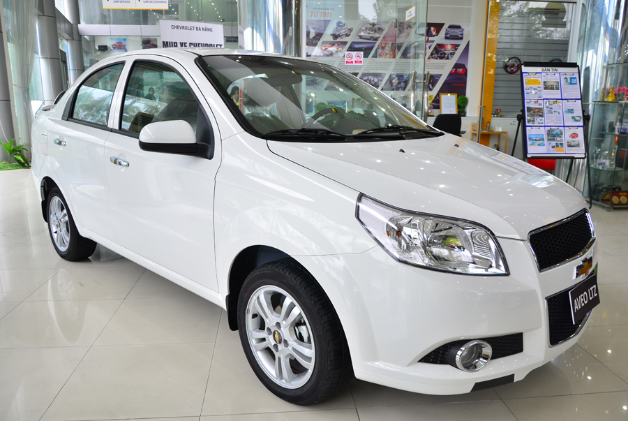 Chevrolet Aveo LT 2017 - Bán xe Chevrolet Aveo LT đời 2017, màu trắng