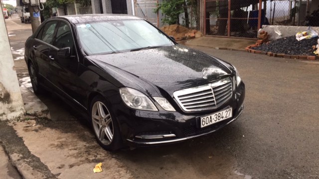 Mercedes-Benz E300 AMG 2011 - Bán Mercedes E300 AMG đời 2011, màu đen, nhập khẩu, chính chủ, 970 triệu