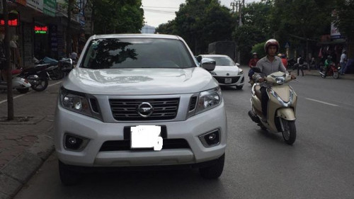 Nissan Navara NP300   2016 - Cần bán lại xe Nissan Navara NP300 2.5 năm 2016, màu trắng