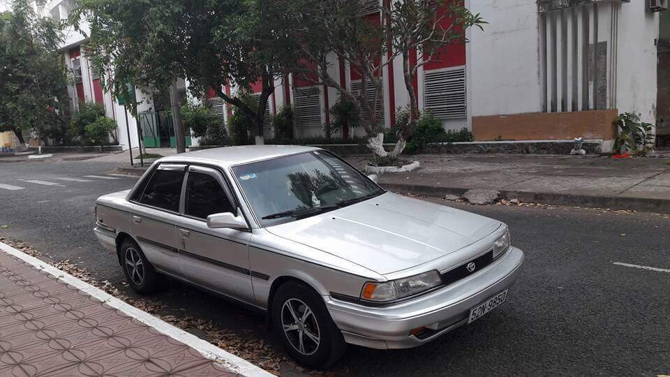 Toyota Camry LE 1987 - Bán Toyota Camry LE đời 1987, màu bạc, nhập khẩu
